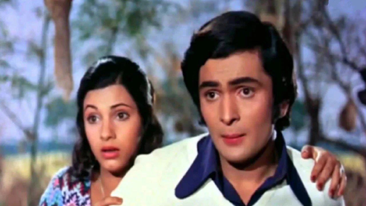 Dimple Kapadia backdrop
